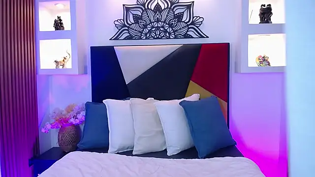 Snapshot of Emo_Boy_ chatting on March 1, 8:22 pm Emo Boy online show from March 1, 8:22 pm