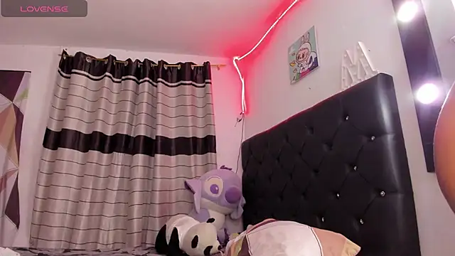 Snapshot of ailen_aria chatting on July 14, 3:44 am ailen aria online show from July 14, 3:44 am