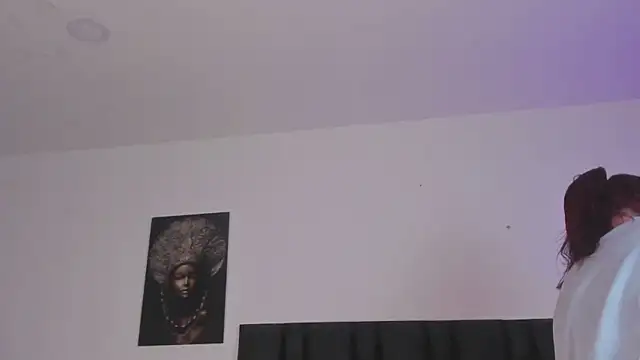 SaradaParker online show from April 11, 9:08 pm