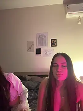 MayaGlow online show from December 20, 5:47 am