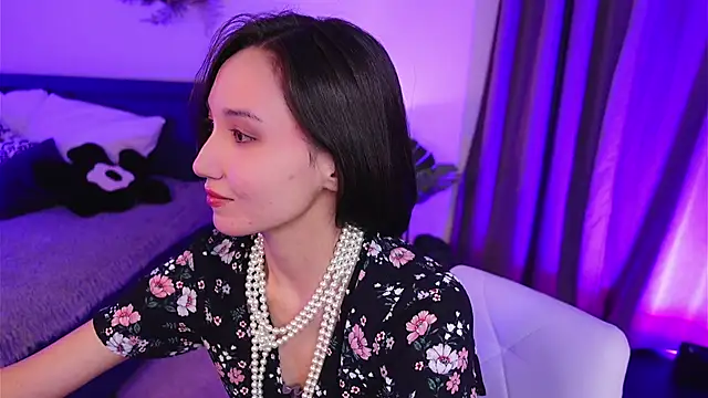 Snapshot of GentleMusee chatting on December 3, 10:19 pm GentleMusee online show from December 3, 10:19 pm