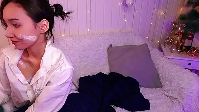 Snapshot of GentleMusee chatting on December 21, 10:39 pm GentleMusee online show from December 21, 10:39 pm