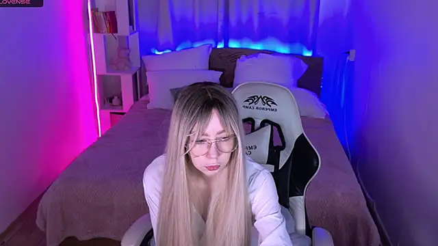 sofiisun online show from October 19, 2:12 am