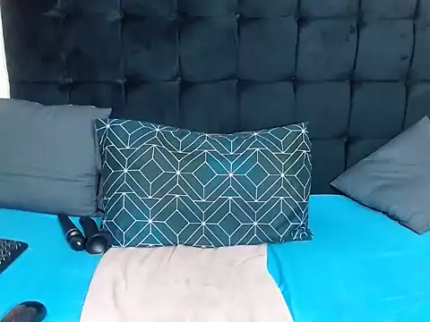 CaramelBootty online show from October 25, 4:02 pm