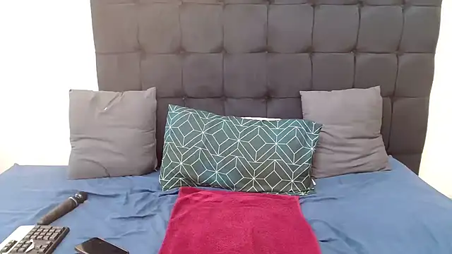 CaramelBootty online show from February 12, 5:57 am