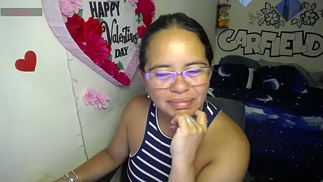 Miss  kendra  online show from May 7, 11:37 am