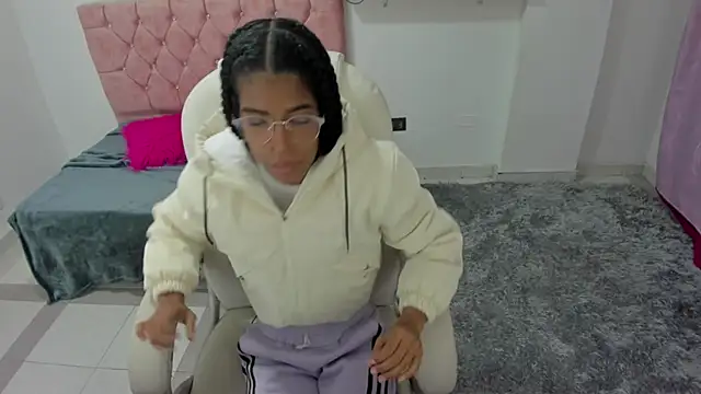 thianahorny online show from January 8, 11:12 am