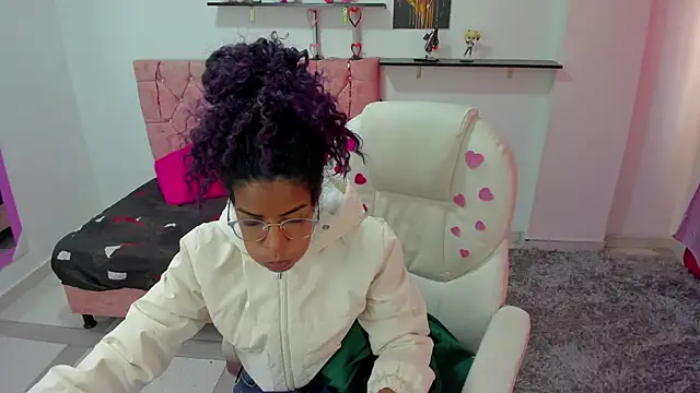 thianahorny online show from February 28, 1:12 pm