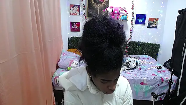 Snapshot of thianahorny chatting on April 18, 12:42 pm thianahorny online show from April 18, 12:42 pm