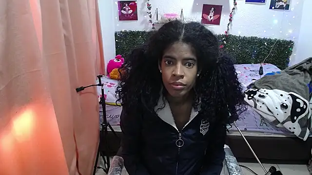 Snapshot of thianahorny chatting on May 19, 12:55 pm thianahorny online show from May 19, 12:55 pm