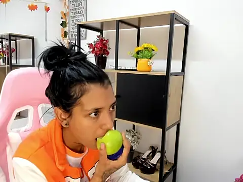 KarlaSlutSkinny   online show from February 14, 10:39 pm