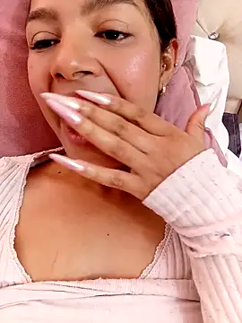 MeganHillss online show from December 5, 5:20 pm