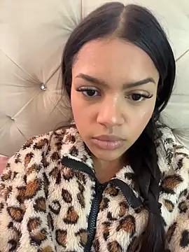 Snapshot of MeganHillss chatting on February 25, 7:01 pm MeganHillss online show from February 25, 7:01 pm