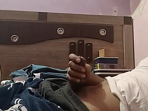 Snapshot of vickymtrb chatting on November 14, 7:12 pm vickymtrb online show from November 14, 7:12 pm