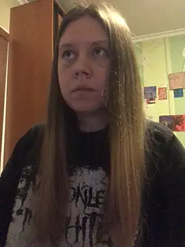 LunaVirelle online show from April 23, 8:00 pm