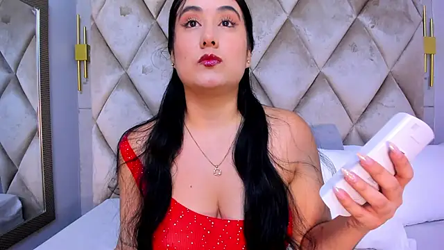 GabyParker  online show from April 7, 12:05 pm