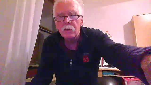 super-snoopy online show from December 16, 4:01 pm