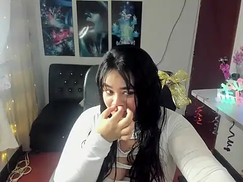 oliviia cute online show from November 14, 5:50 am