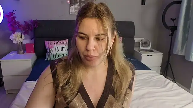 Snapshot of Passion-Blondy chatting on May 11, 5:54 pm Passion-Blondy online show from May 11, 5:54 pm