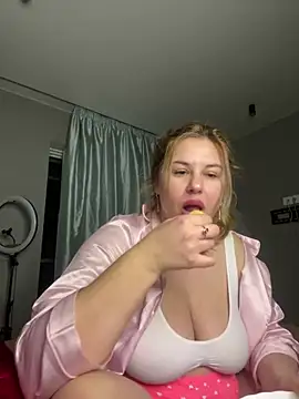 Snapshot of Passion-Blondy chatting on May 15, 7:21 pm Passion-Blondy online show from May 15, 7:21 pm