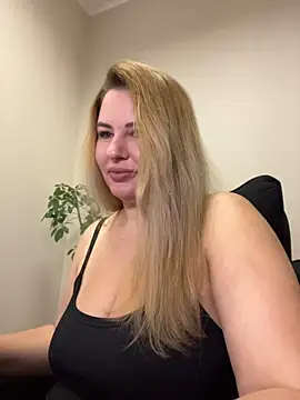 Snapshot of Passion-Blondy chatting on July 13, 8:39 am Passion-Blondy online show from July 13, 8:39 am