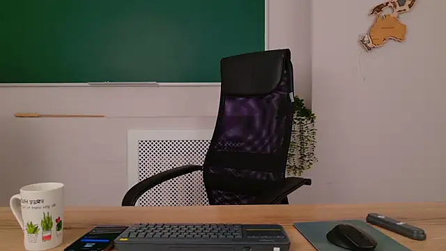 ClaireMathis online show from March 30, 2:40 pm