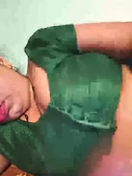 Snapshot of Ekta_bhabhi99 chatting on July 17, 5:51 pm Ekta bhabhi99 online show from July 17, 5:51 pm