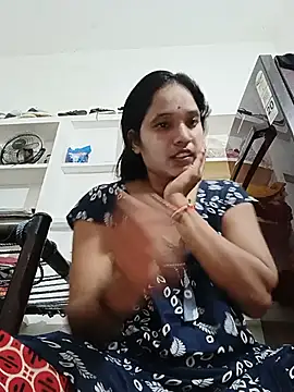 Snapshot of Cuty_tanya chatting on July 18, 5:28 pm Cuty tanya online show from July 18, 5:28 pm