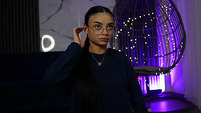 RachelRavee online show from December 1, 5:12 am