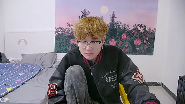 Snapshot of KK-cuteboy chatting on April 8, 4:45 am KK-cuteboy online show from April 8, 4:45 am