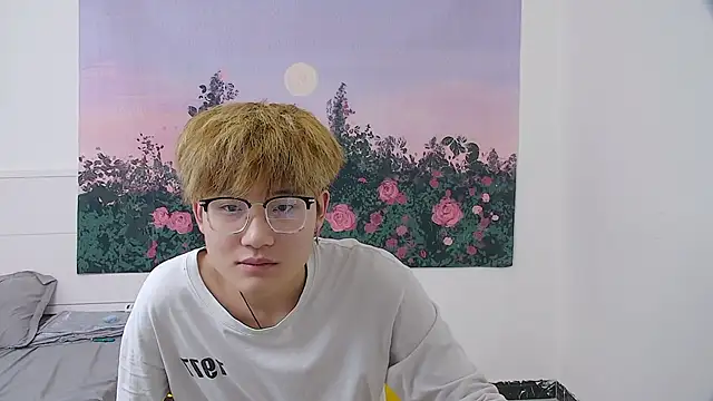 Snapshot of KK-cuteboy chatting on April 12, 7:30 pm KK-cuteboy online show from April 12, 7:30 pm