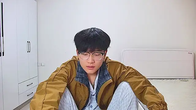 Snapshot of KK-cuteboy chatting on May 3, 12:00 pm KK-cuteboy online show from May 3, 12:00 pm