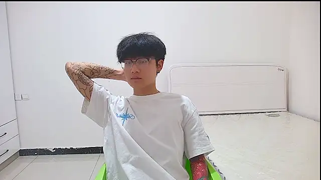 Snapshot of KK-cuteboy chatting on May 20, 12:22 pm KK-cuteboy online show from May 20, 12:22 pm