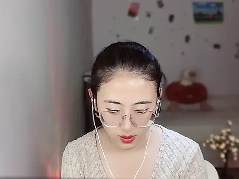 Queena  online show from December 16, 6:51 am