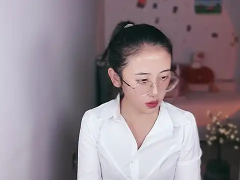 Queena  online show from January 15, 1:59 pm