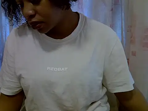 JuicyLipsXx1 online show from October 12, 11:42 am