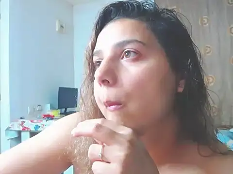 MadisonCharm online show from April 16, 8:31 pm