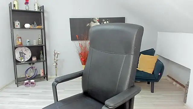 BettyJamess online show from December 17, 6:52 am