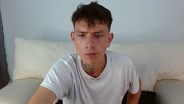 Snapshot of hot_teo_ chatting on January 5, 5:27 pm hot teo online show from January 5, 5:27 pm