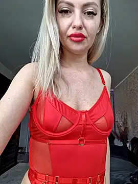 Snapshot of BritanyVegas chatting on June 7, 11:25 am BritanyVegas online show from June 7, 11:25 am