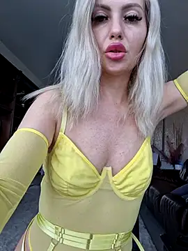 Snapshot of BritanyVegas chatting on July 10, 11:46 am BritanyVegas online show from July 10, 11:46 am