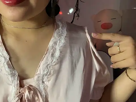 Snapshot of BeChinh_Lee chatting on May 22, 3:17 pm BeChinh Lee online show from May 22, 3:17 pm