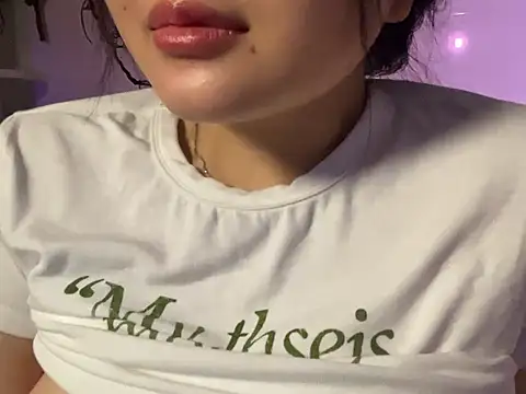 Snapshot of BeChinh_Lee chatting on May 29, 6:50 pm BeChinh Lee online show from May 29, 6:50 pm