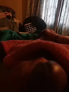 Snapshot of Thaps_deDick chatting on October 21, 3:51 am Thaps deDick online show from October 21, 3:51 am