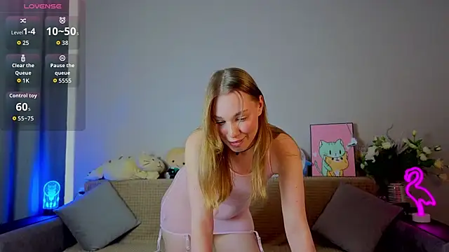 ElizaPurrr online show from April 16, 10:49 am