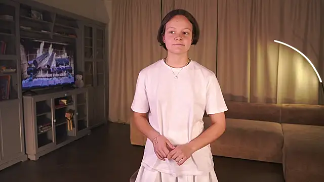 VeliaRogoff online show from October 20, 1:33 pm