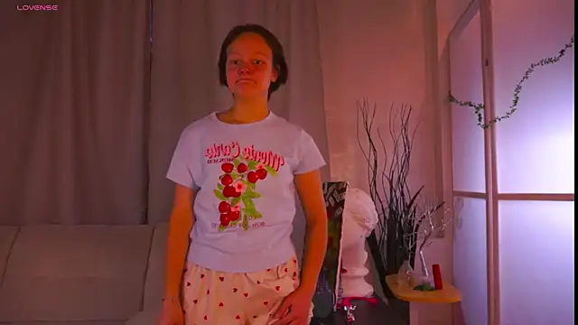 VeliaRogoff online show from October 29, 8:38 am