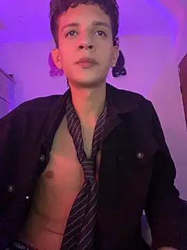 tylernova online show from October 24, 3:25 am