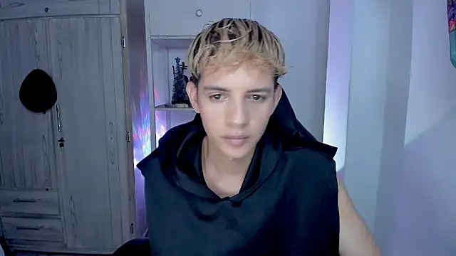 tylernova online show from January 11, 3:33 am