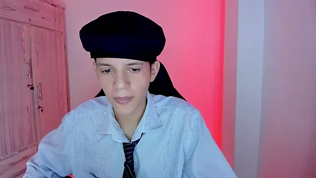 tylernova online show from February 13, 3:35 am